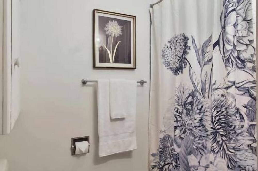 Photo of Bathroom in Parsons