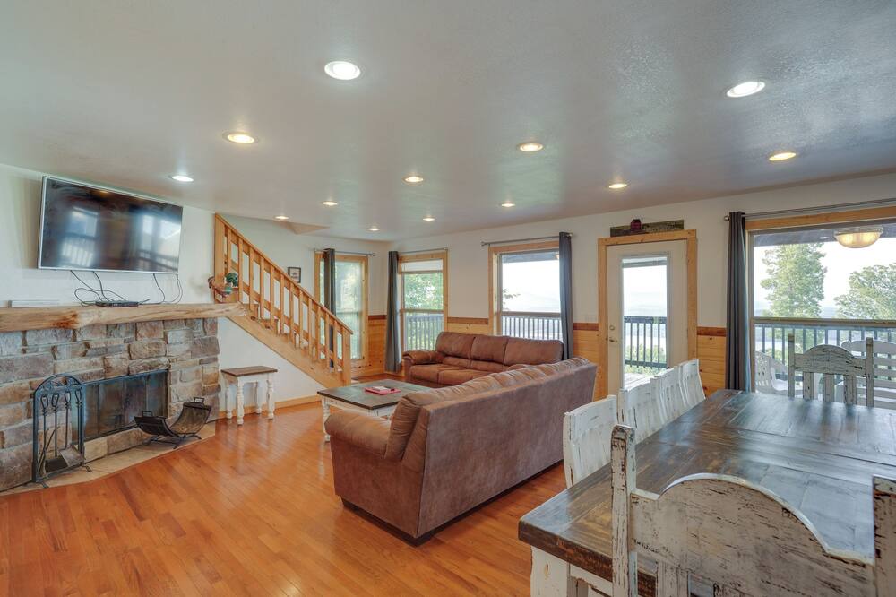 Photo of Livingroom in Bryant