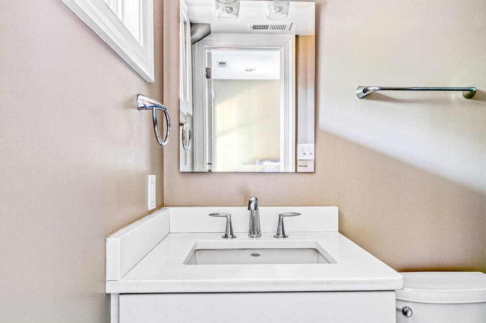 Photo of Bathroom in Dupont Circle
