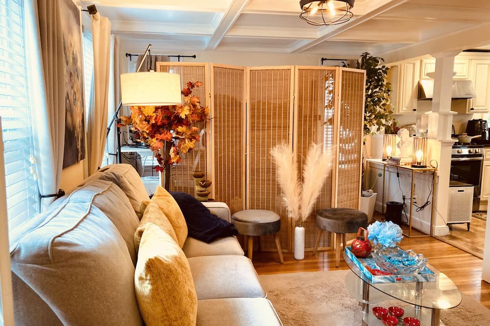 Photo of Livingroom in Framingham