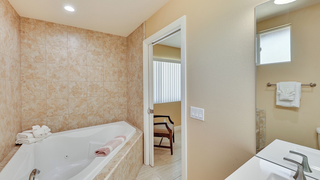 Photo of Bathroom in Lakeland Village