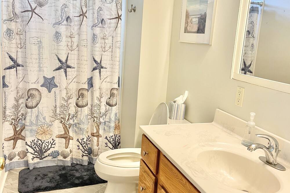 Photo of Bathroom in Deltaville