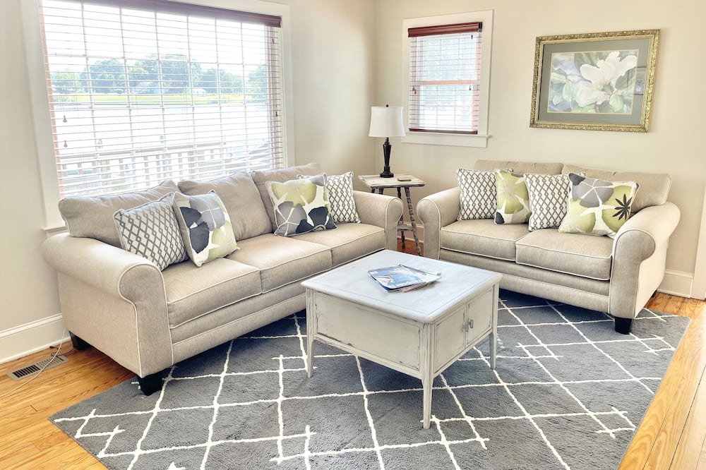 Photo of Bedroom in Deltaville