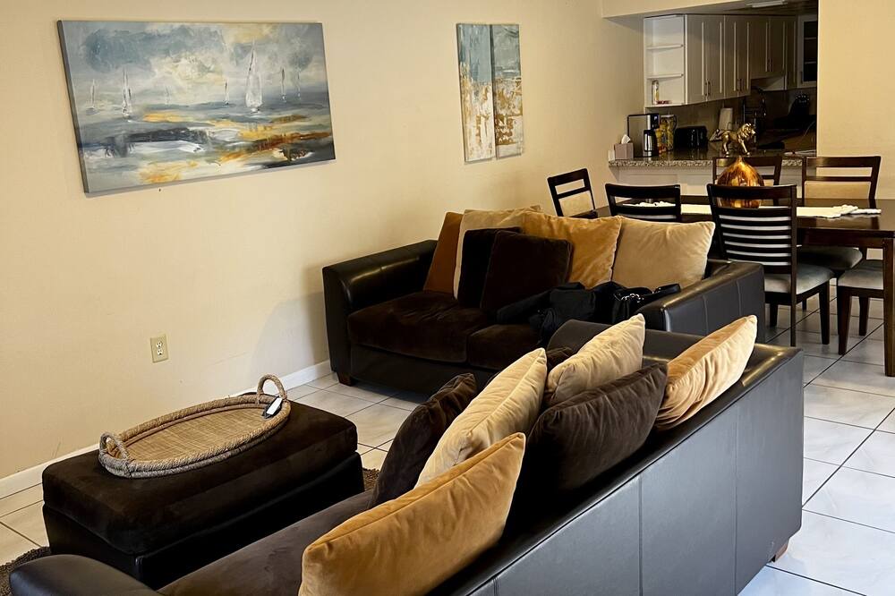 Photo of Livingroom in The Hammocks