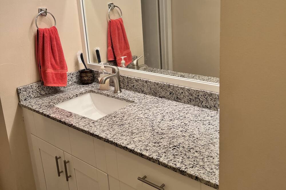 Photo of Bathroom in The Hammocks