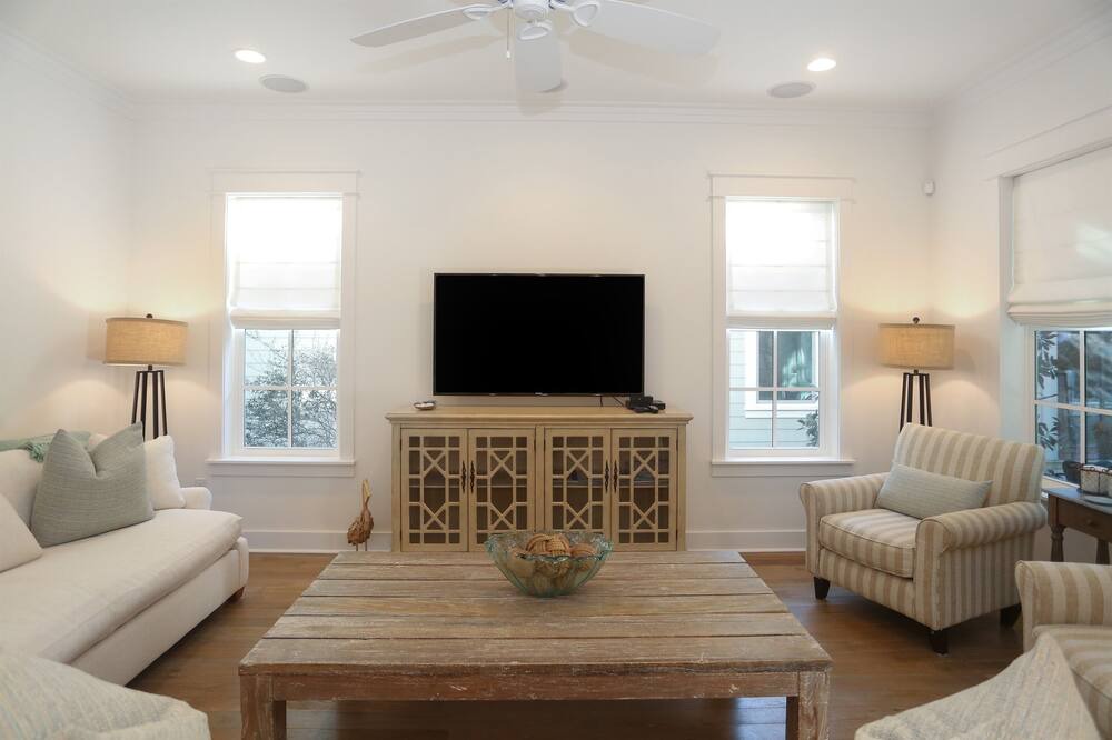 Photo of Livingroom in WaterSound West Beach