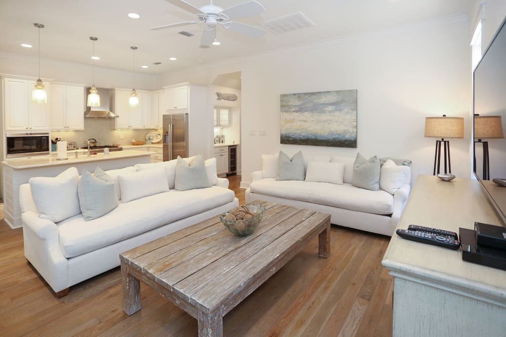 Photo of Livingroom in WaterSound West Beach