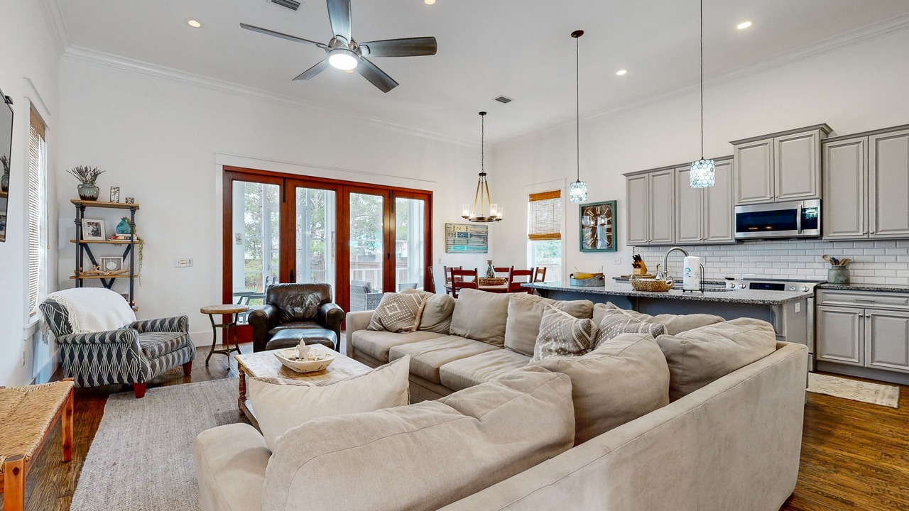 Photo of Livingroom in Village of Sugar Beach