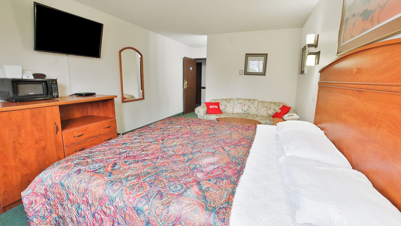 Photo of Bedroom in Pipestone Historic District