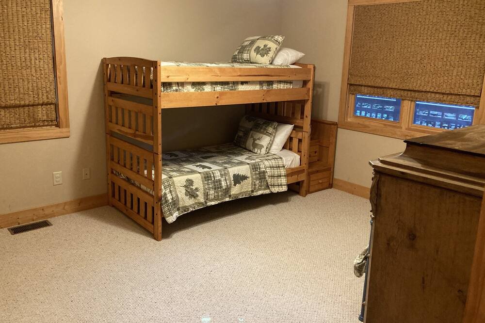Photo of Bedroom in Cullowhee