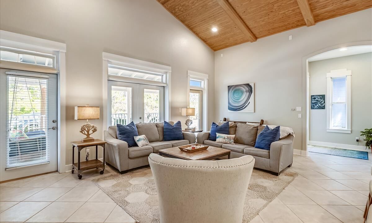 Photo of Livingroom in Village of Sugar Beach