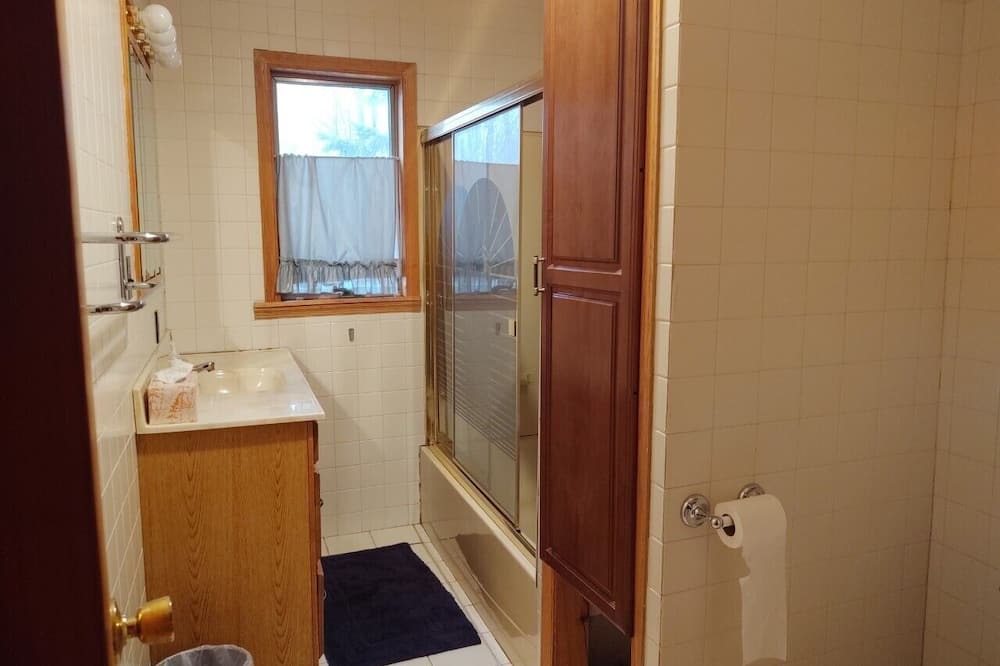 Photo of Bathroom in Finlayson