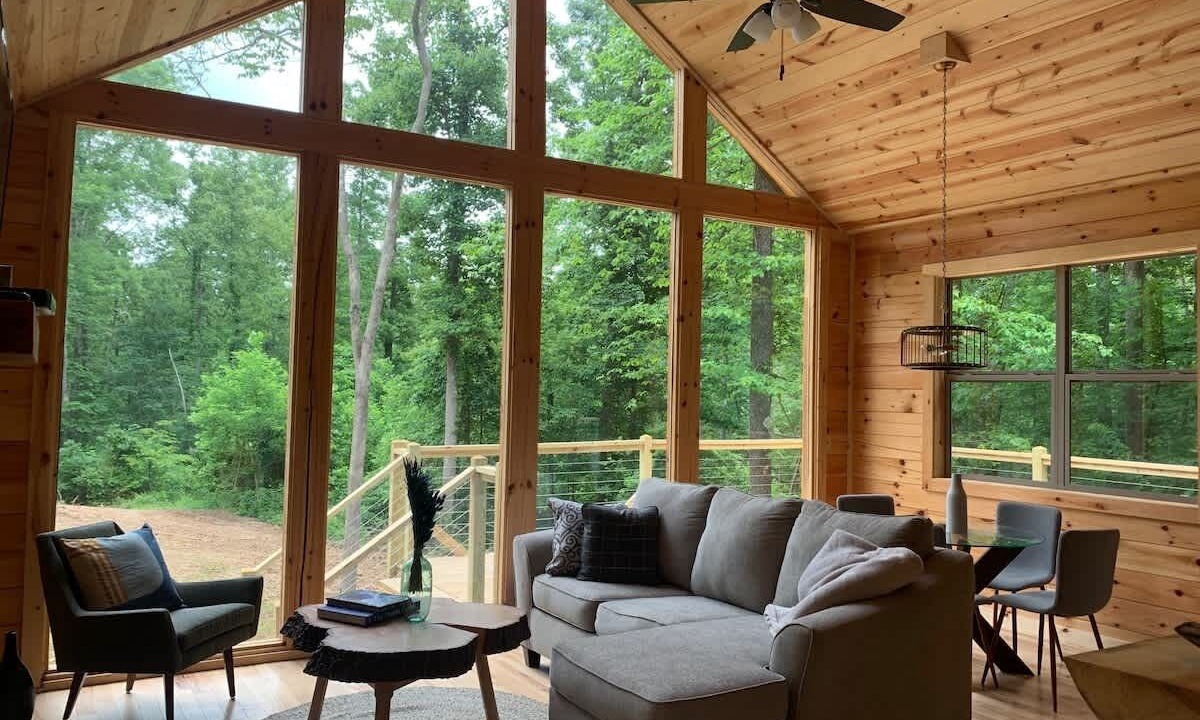 Photo of Livingroom in McArthur
