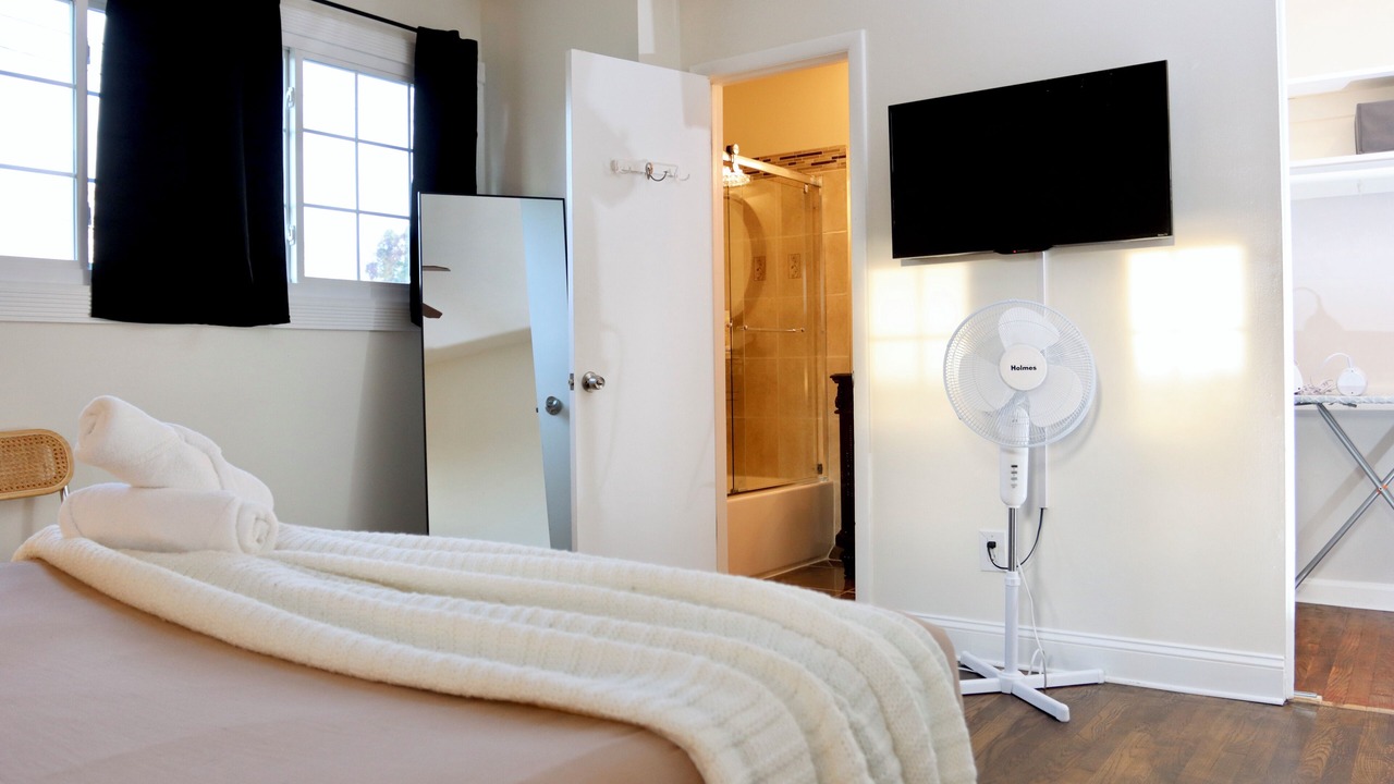 Photo of Bedroom in White Oak