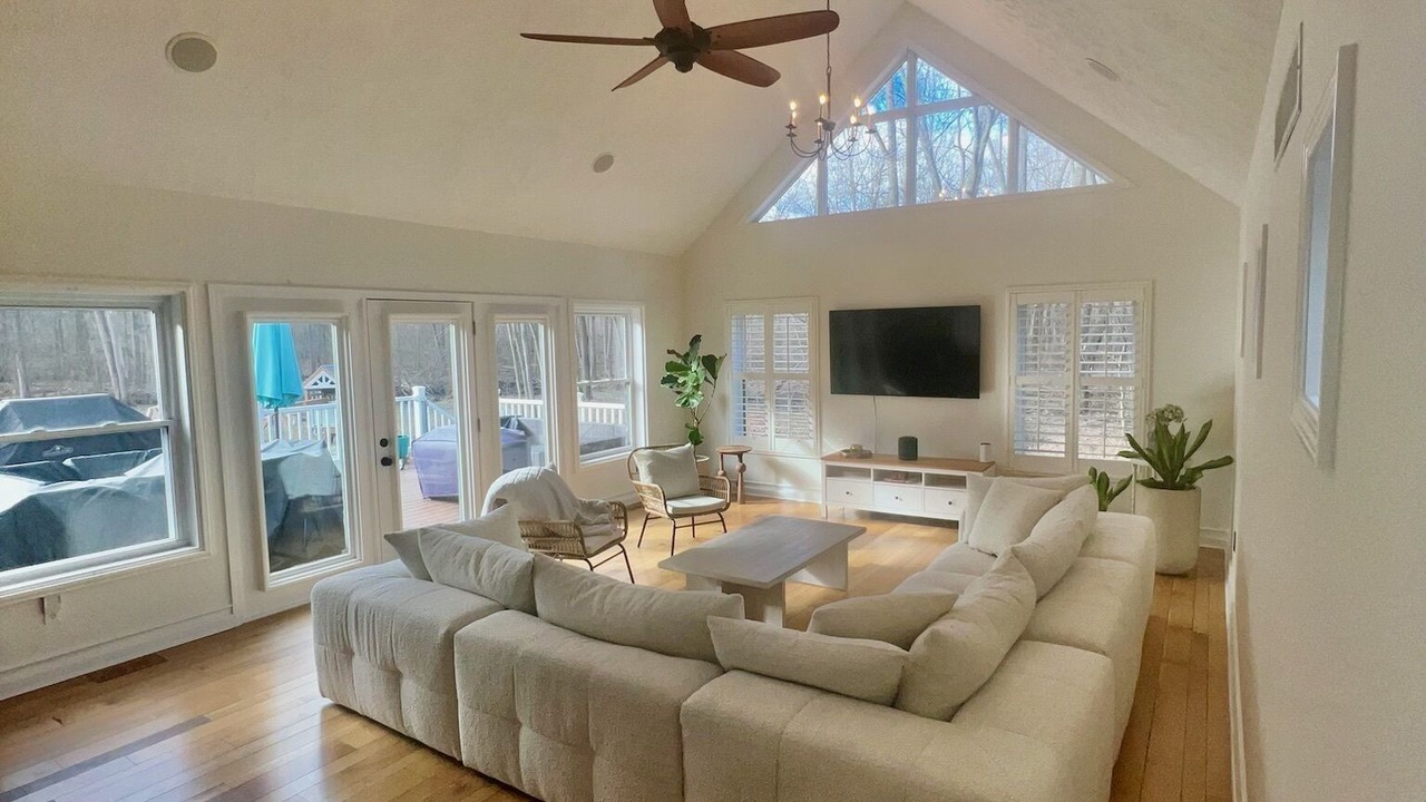 Photo of Livingroom in Shaftsburg