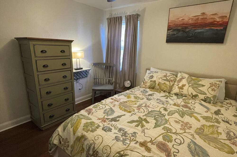 Photo of Bedroom in Huntington