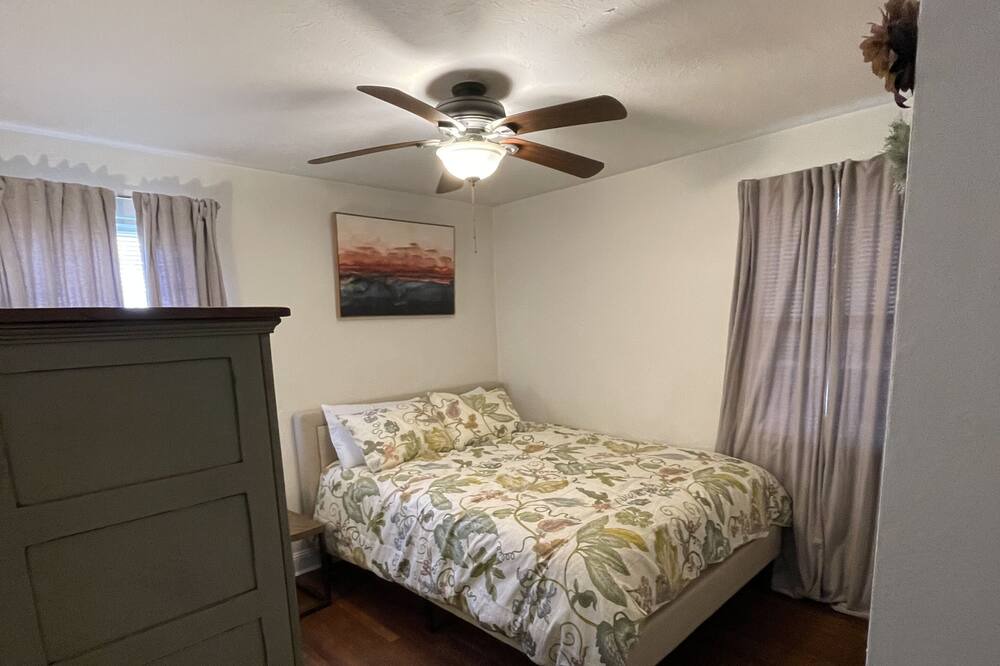 Photo of Bedroom in Huntington