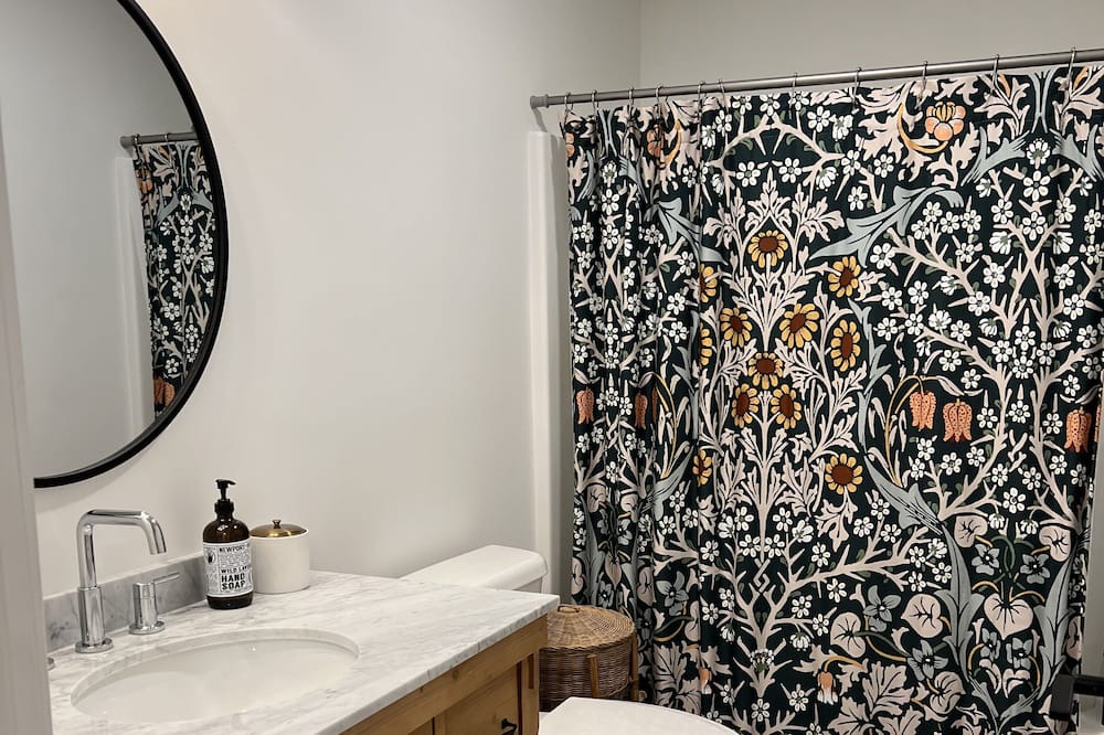 Photo of Bathroom in Pittsburg