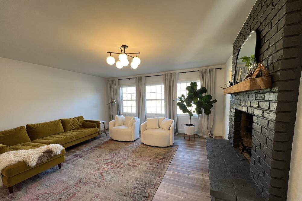 Photo of Livingroom in Pittsburg