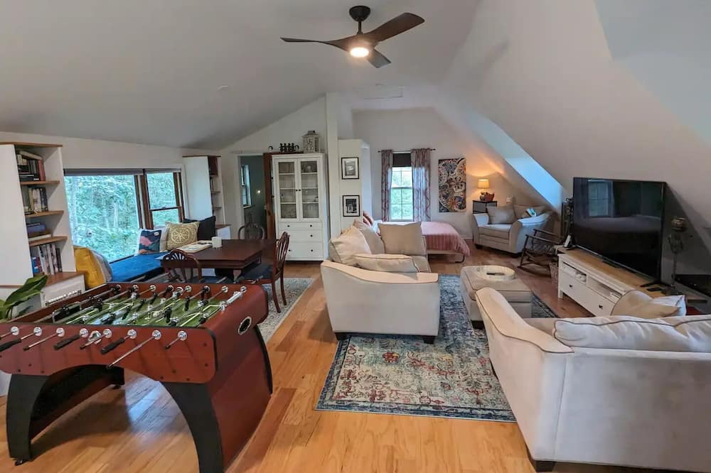 Photo of Livingroom in Schuylerville