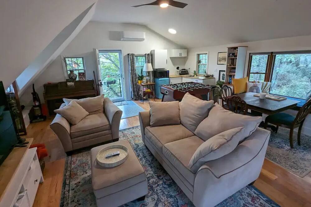 Photo of Livingroom in Schuylerville