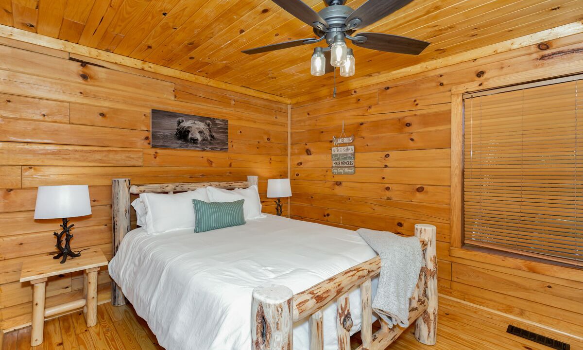 Photo of Bedroom in Guntersville