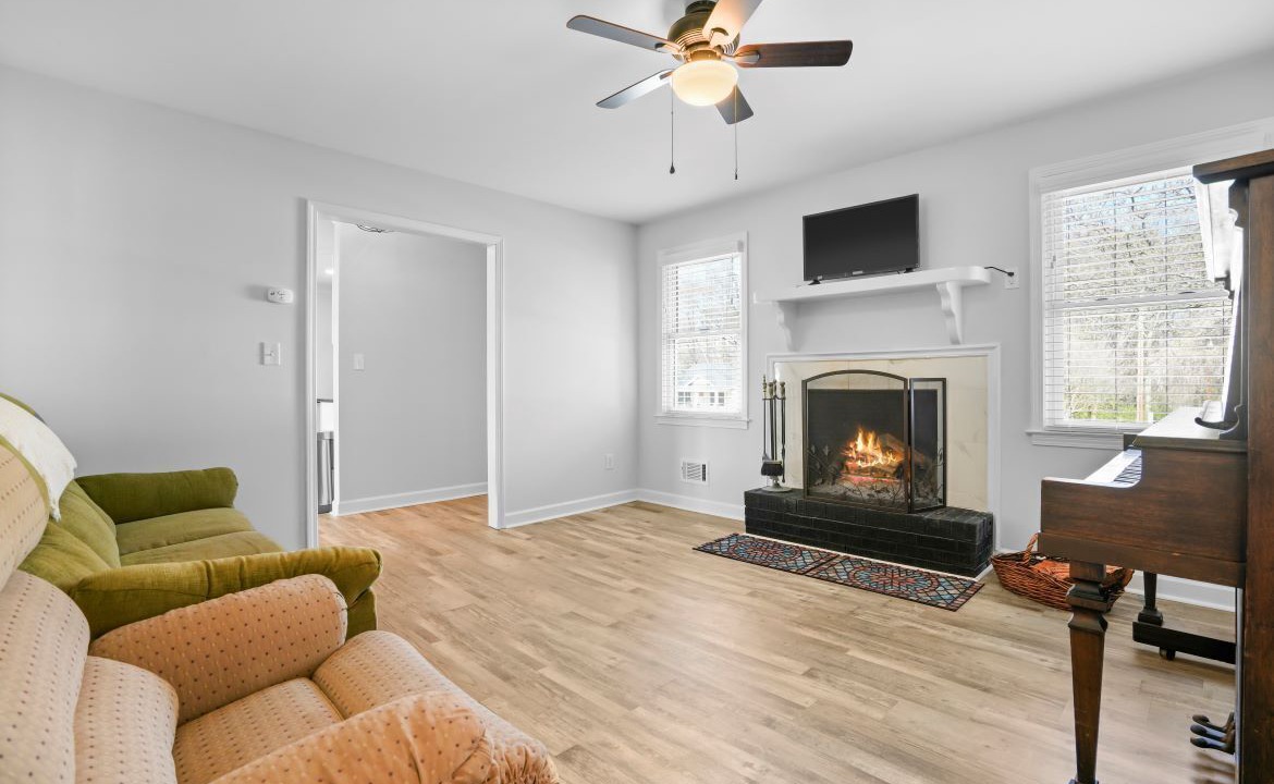 Photo of Livingroom in Berea