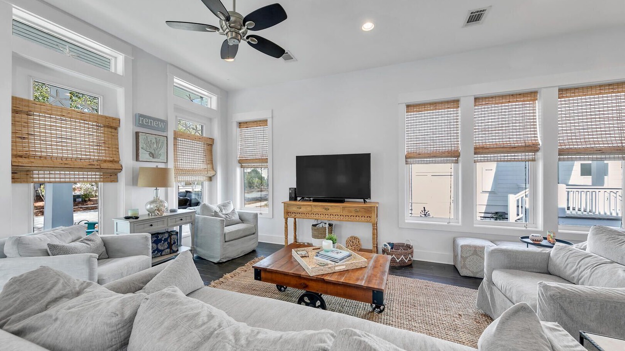 Photo of Livingroom in Greenway Park