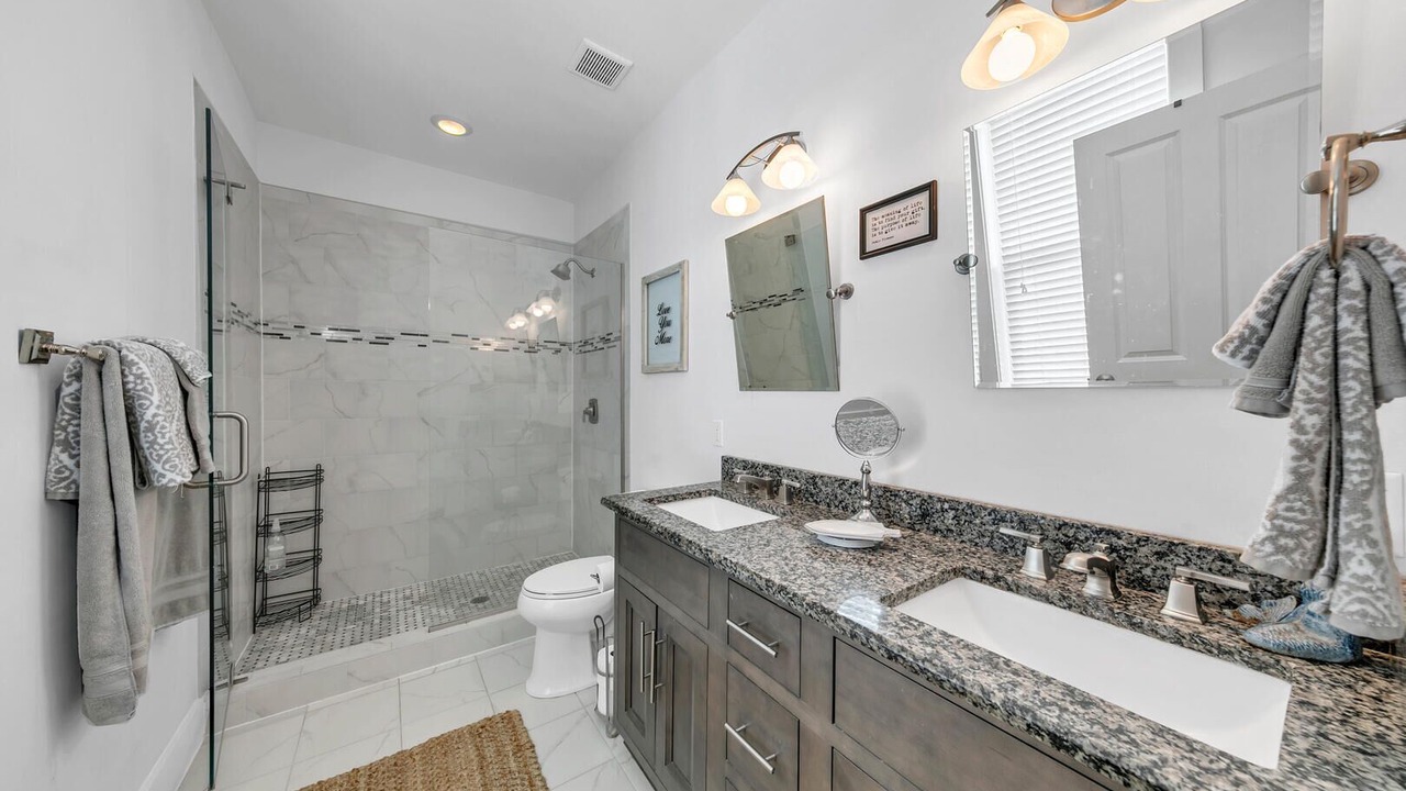 Photo of Bathroom in Greenway Park
