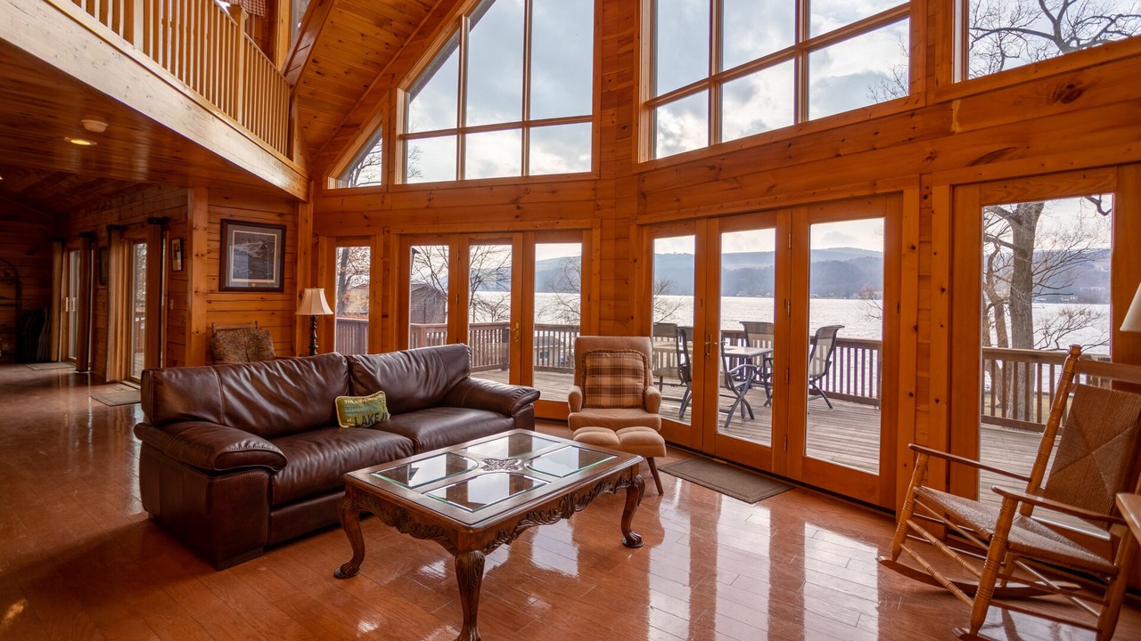 Photo of Livingroom in Hammondsport