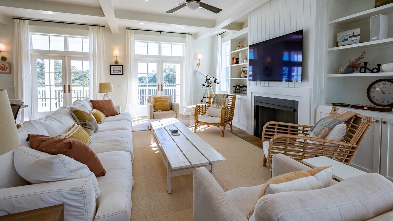 Photo of Livingroom in Gulf Trace