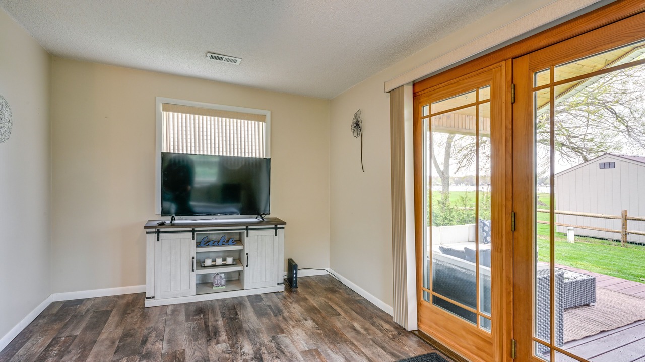 Photo of Livingroom in Frontier