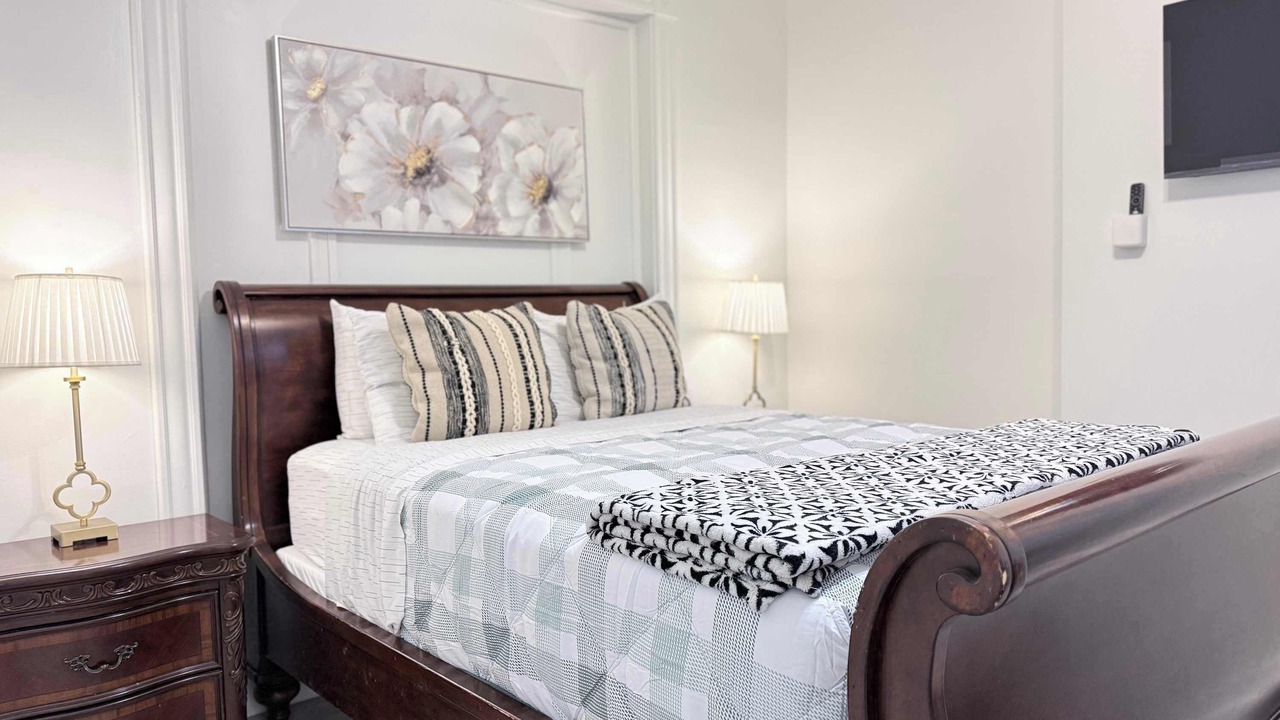 Photo of Bedroom in Fan District