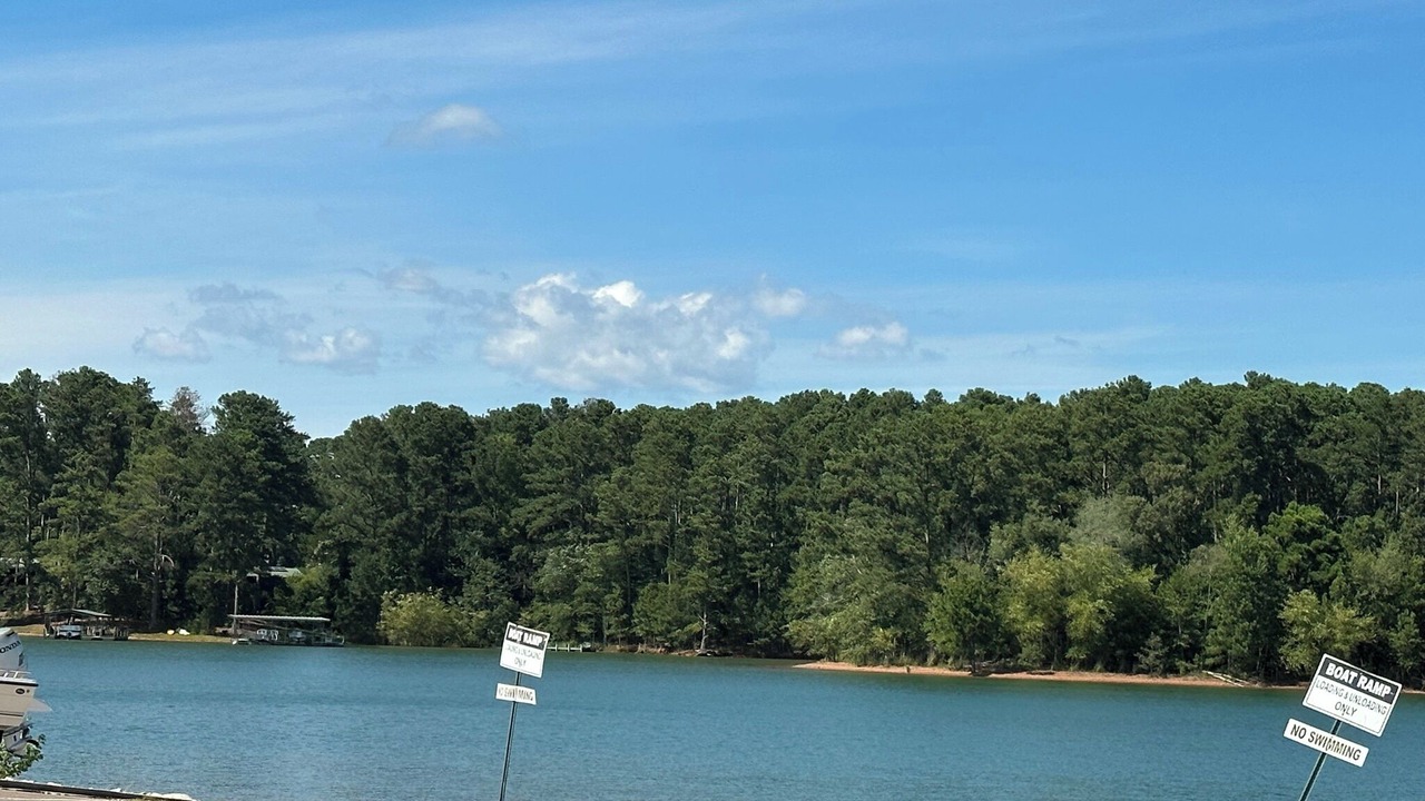 Photo of Others in Hartwell