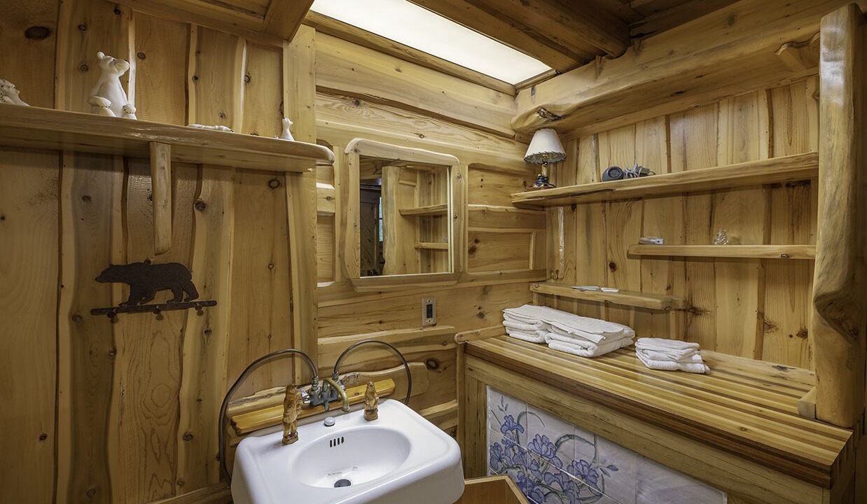 Photo of Bathroom in Boulder Junction