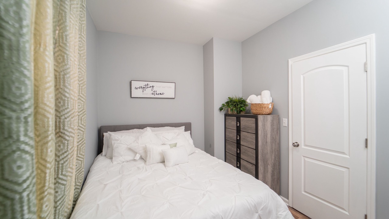 Photo of Bedroom in Blue Island