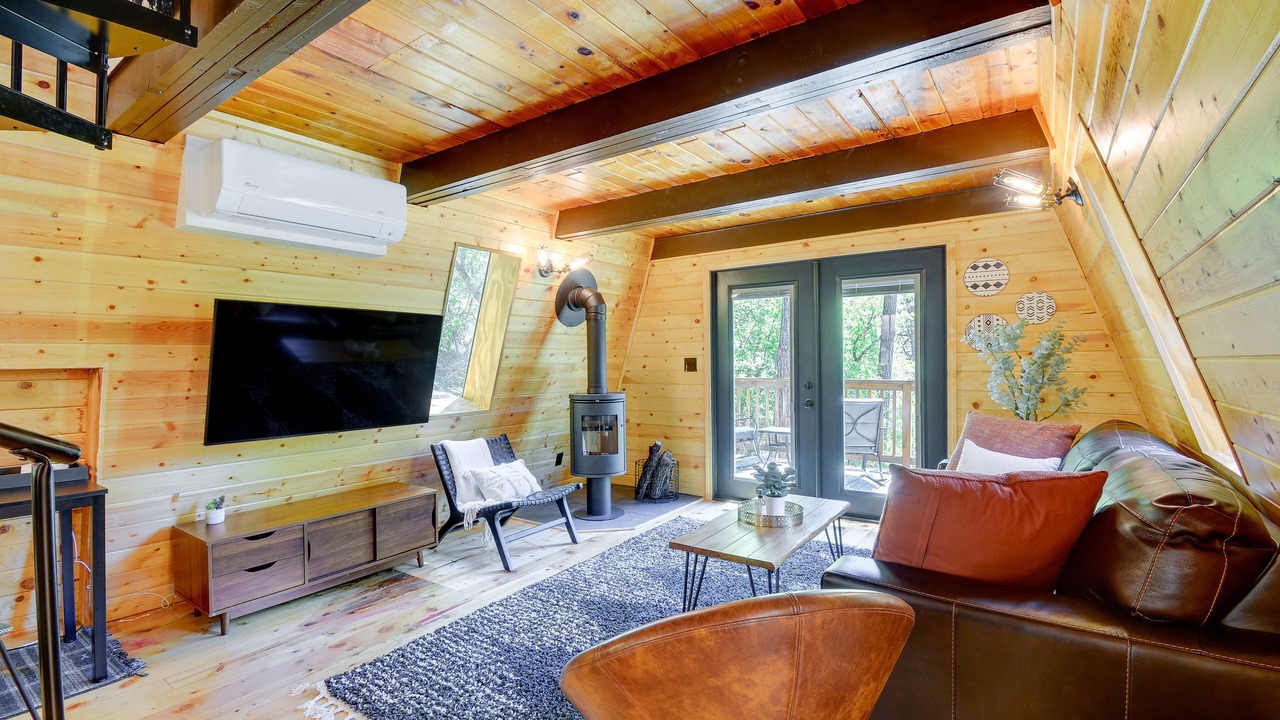 Photo of Livingroom in Groom Creek
