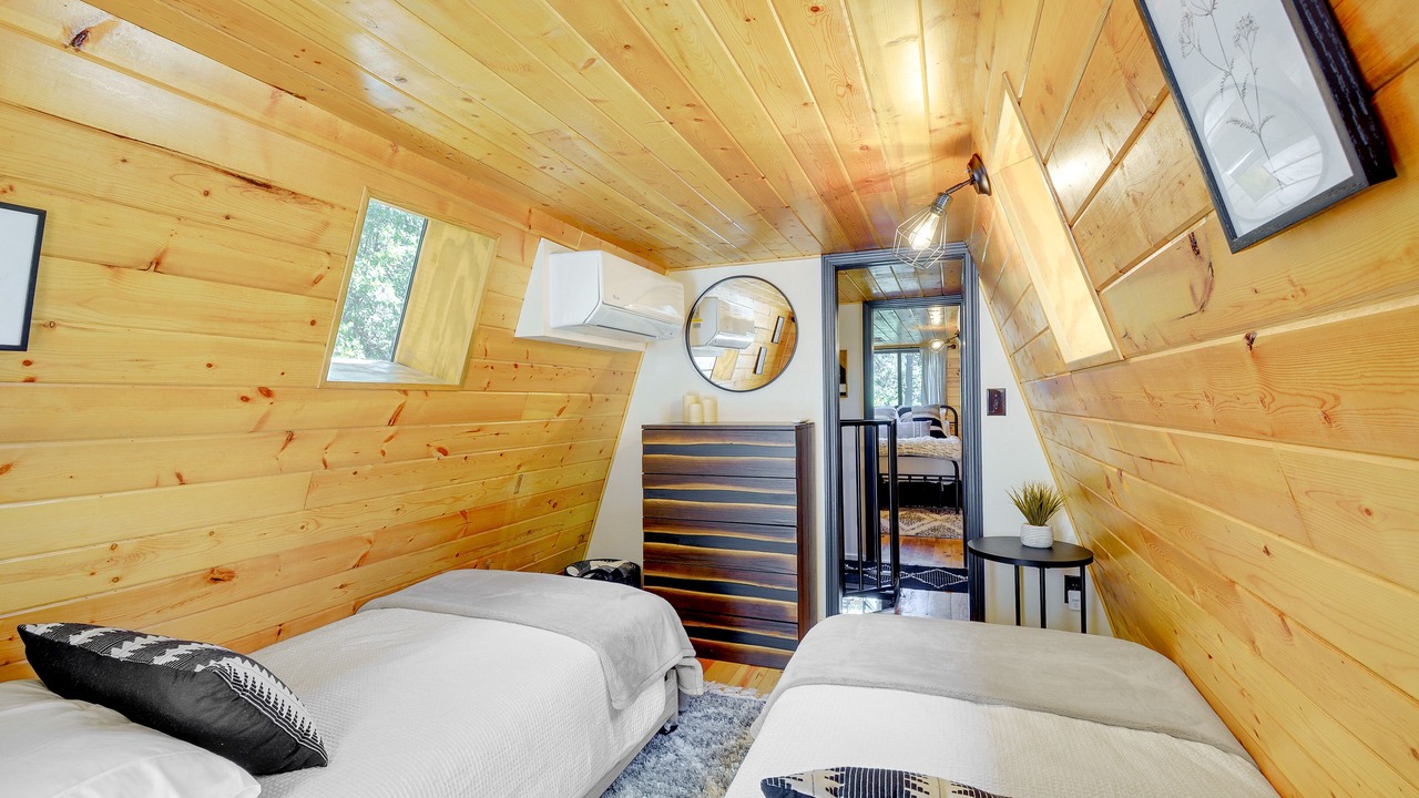 Photo of Bedroom in Groom Creek