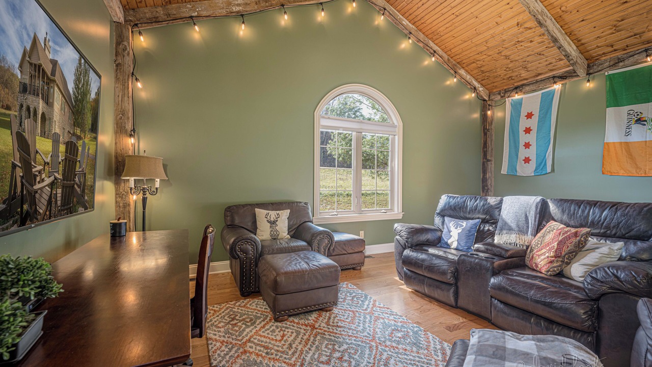 Photo of Livingroom in The Galena Territory
