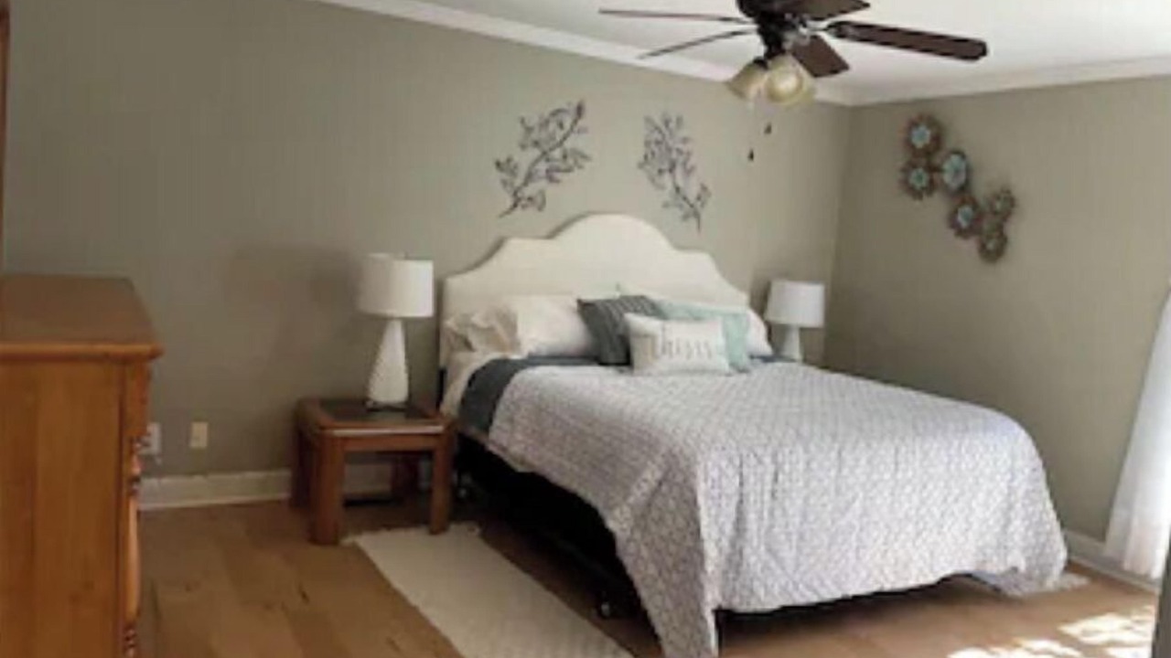 Photo of Bedroom in Normal