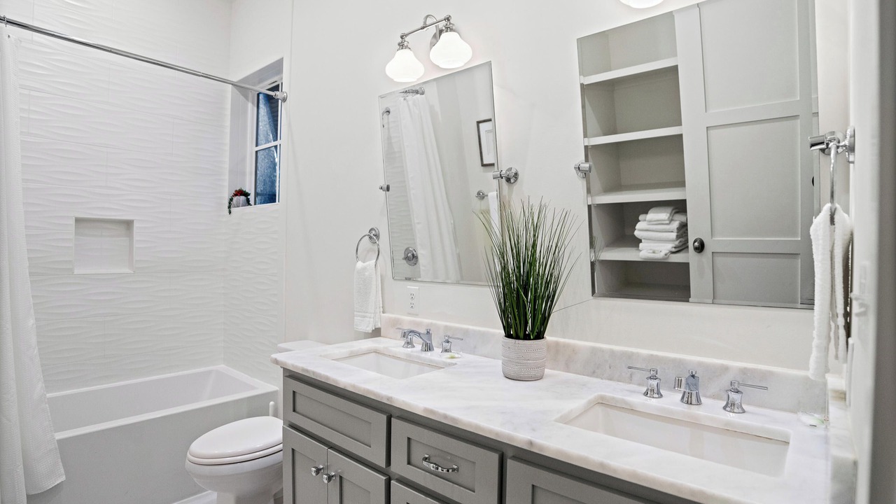 Photo of Bathroom in Greenway Park