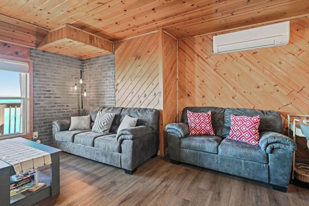 Photo of Livingroom in Pickerel