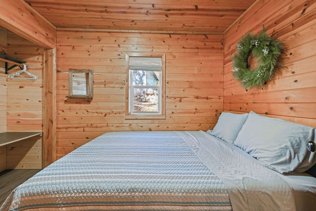 Photo of Bedroom in Pickerel