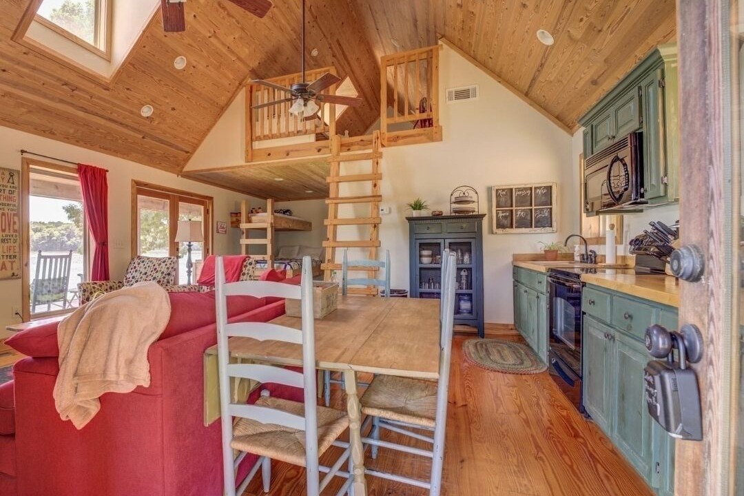 Photo of Livingroom in Monticello