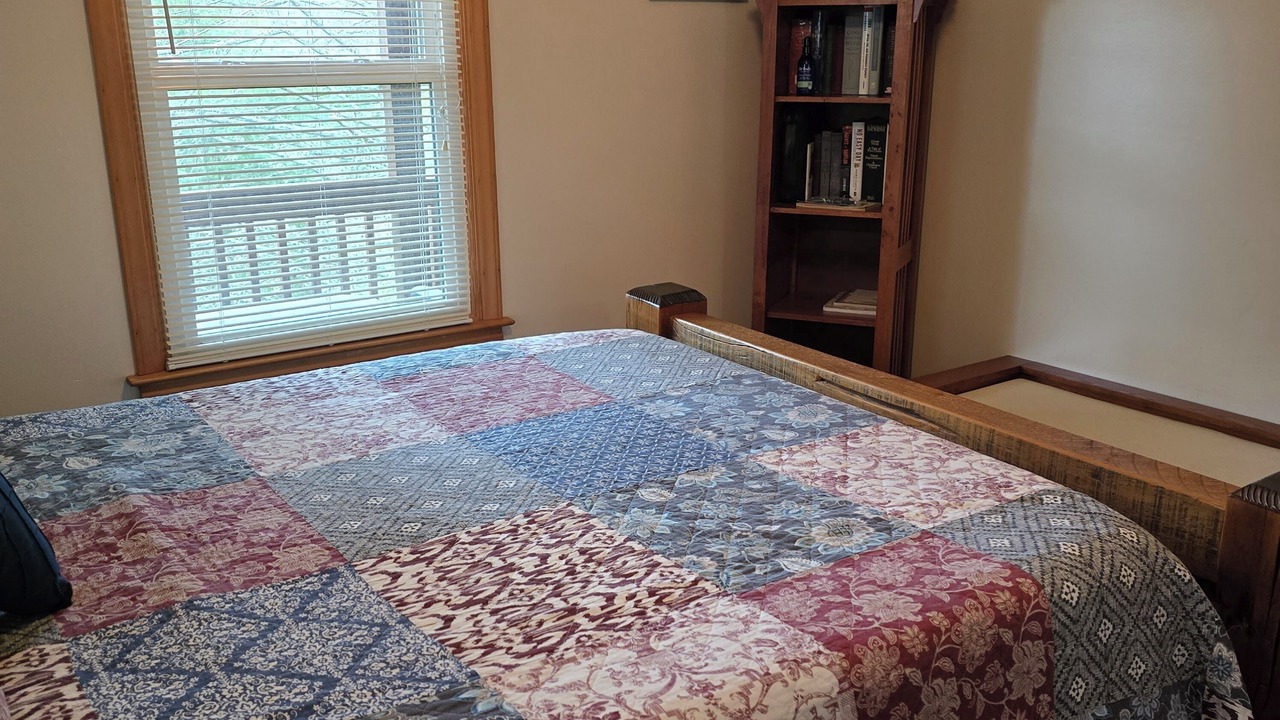 Photo of Bedroom in Lansing