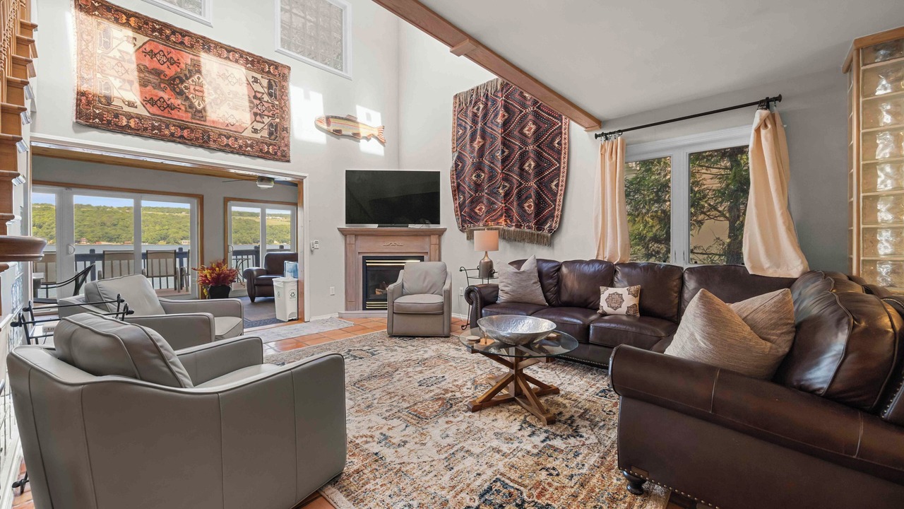 Photo of Livingroom in Hammondsport