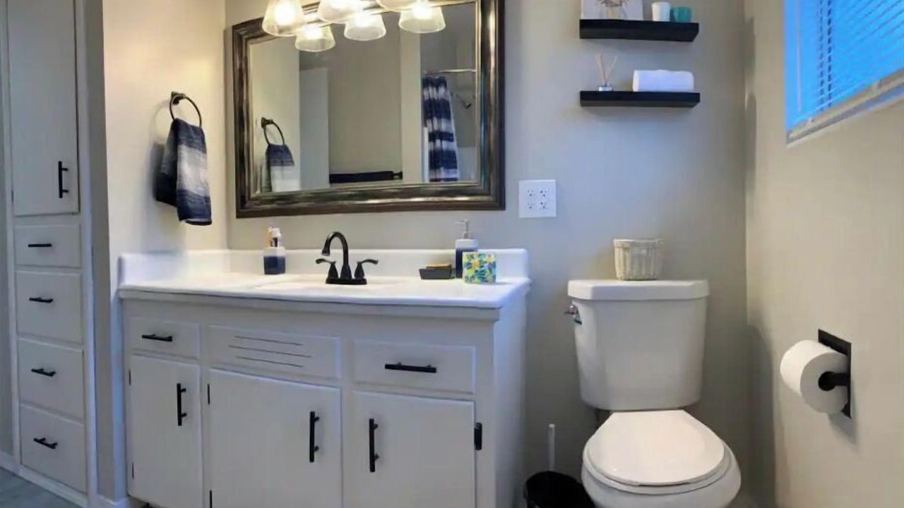 Photo of Bathroom in Parkland