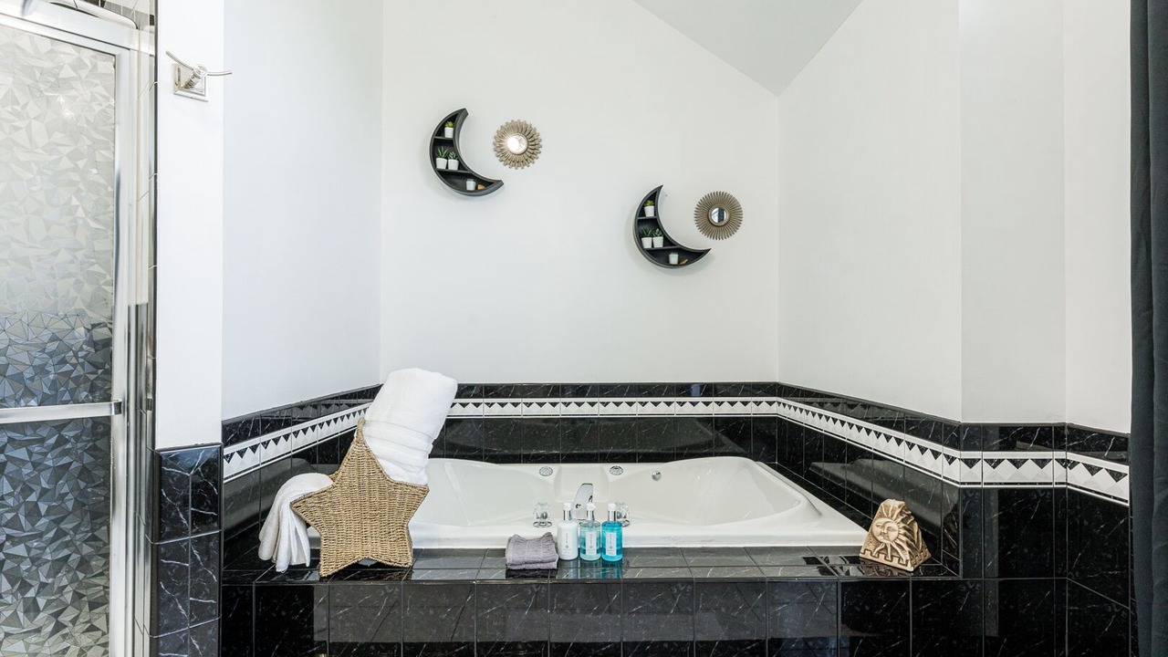 Photo of Bathroom in Bolingbrook