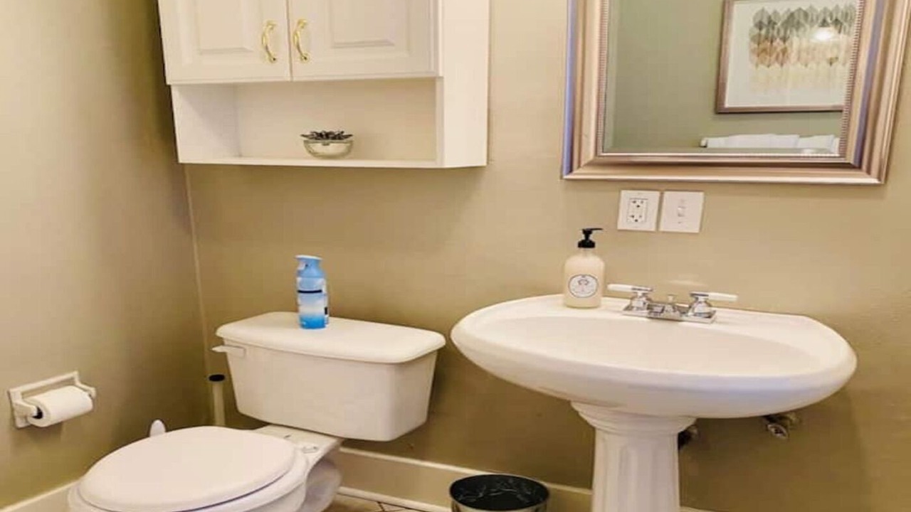 Photo of Bathroom in Cherry Street