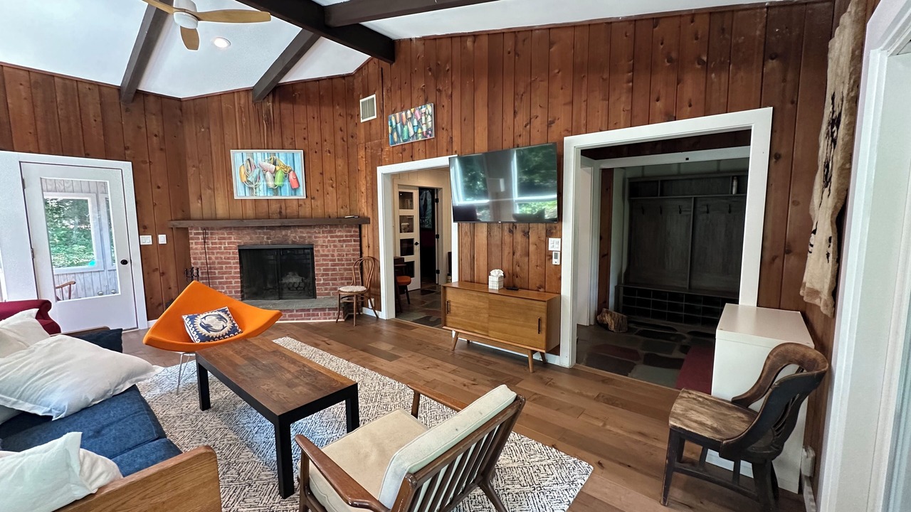 Photo of Livingroom in Guilford